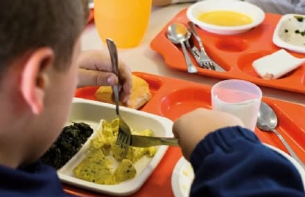 CHIVASSO - Nelle mense scolastiche arrivano i piatti in arcopal