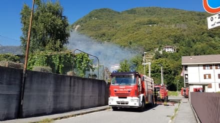 PONT CANAVESE - Esplosione ed incendio nel deposito di un capannone - FOTO e VIDEO