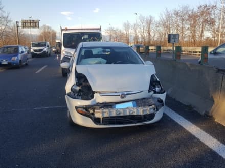 TORINO-CASELLE - Due incidenti stradali e tre feriti - FOTO