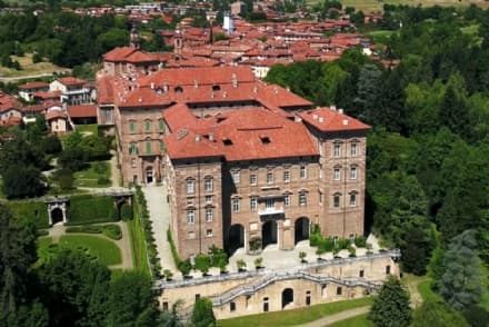 TURISMO IN CANAVESE - Un solo pullman per collegare Torino, Venaria, Stupinigi e Agliè