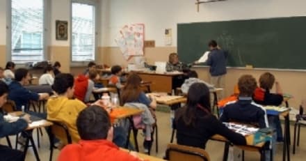 BORGOFRANCO - Fanno bere al compagno di scuola l'acqua sporca: cinque studenti sospesi