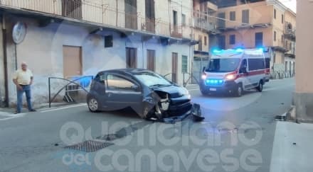RIVAROLO CANAVESE - Perde il controllo dell'auto e va a sbattere contro il muro dell'asilo Farina: un uomo ferito - FOTO e VIDEO