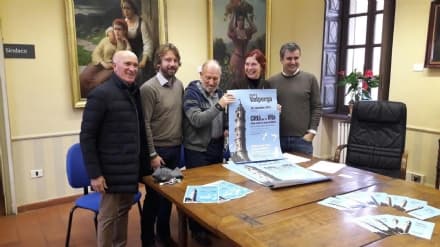 VALPERGA - Contro la pena di morte il campanile diventa blu