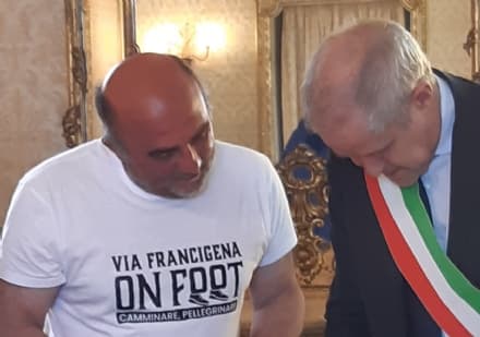 IVREA - 1000 chilometri a piedi per la Lega Italiana per la Lotta ai Tumori