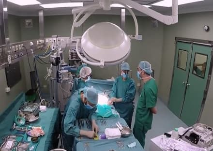 IVREA - Stomaco al posto dell'esofago bruciato: salvati due bimbi