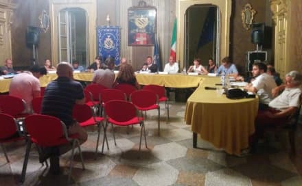 RIVAROLO - Mai dire... consiglio: voto dieci ai tacchi dell'assessore e al cinismo di Raimondo