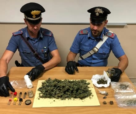 CASTELLAMONTE - Cocaina in auto e hashish a casa: arrestato un 34enne di Ivrea