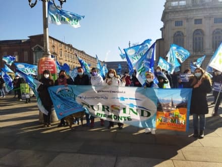 SANITA' - Infermieri in piazza: «Spremuti e ignorati da tutti» - FOTO