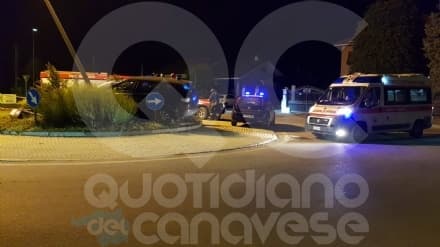 RIVAROLO - Incidente stradale nella notte: 22enne di Cuorgnè si schianta alla rotonda di Vesignano - FOTO e VIDEO