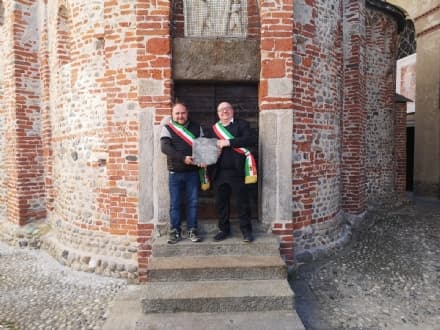 LOCANA - Una pietra a ricordo degli 84 caduti nella Prima guerra mondiale - FOTO