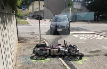 IVREA - Incidente auto-moto, giovane centauro di Pavone Canavese gravissimo al Cto - FOTO