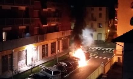 ALLARME PIROMANE - Due incendi dolosi nella notte a Ciriè e Volpiano: quattro mezzi distrutti dalle fiamme