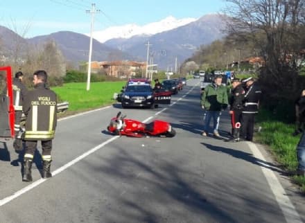 CASTELLAMONTE - Ragazzo si schianta con la motocicletta - FOTO
