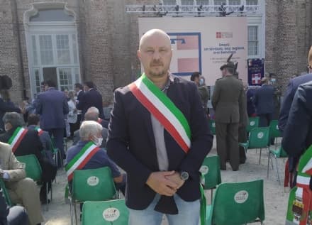 PONT CANAVESE - Il sindaco Bruno Riva resta al suo posto: la maggioranza esprime «fiducia incondizionata» nel primo cittadino