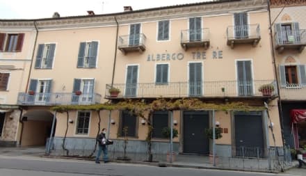 CASTELLAMONTE - Va all'asta lo storico edificio dei «Tre Re»