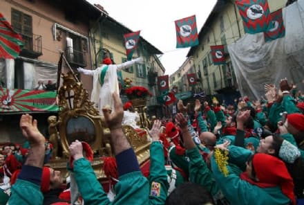 IVREA - I «Citoyens» sono stati cancellati dallo Storico Carnevale