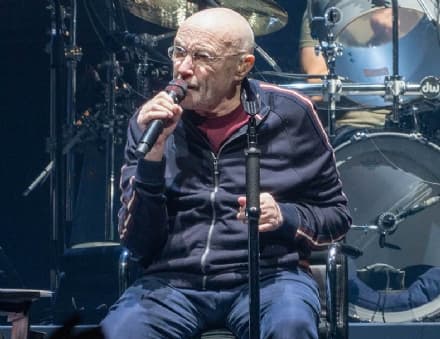 LEGENDS – Phil Collins, signori si scende