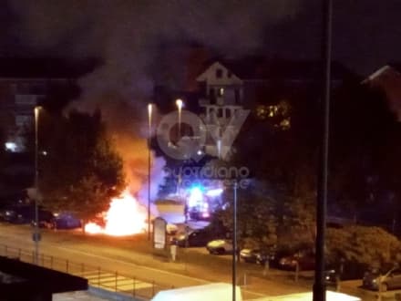 MAPPANO - Incendio nella notte: distrutta un'auto e diversi bidoni