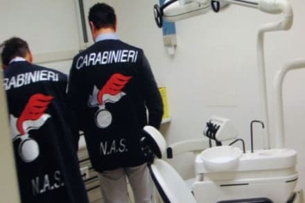 IVREA - Dentista abusivo: due denunciati dai carabinieri