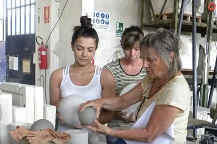 CASTELLAMONTE - La città si «colora» di ceramica in attesa della Mostra