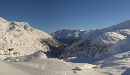 METEO - A Ceresole Reale raffiche di vento a 186 chilometri orari. Venti gradi in pianura