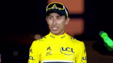 CICLISMO - Egan Bernal in trionfo a Parigi vince il Tour de France: Cuorgnè e San Colombano lo nominano cittadino onorario