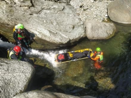 CANAVESE - Esplode la «moda» del canyoning e il soccorso alpino si organizza - FOTO