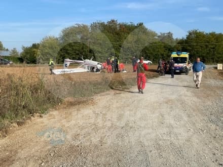 MAZZÈ - Incidente aereo, ultraleggero precipitato: grave il pilota, una ragazza di 24 anni - FOTO