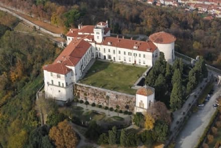 STORIA - Gli affreschi del Salone dei Savoia riscoperti al Castello di Masino