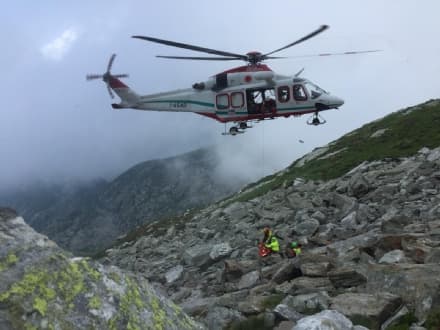 INGRIA - Colto da un malore mentre cerca funghi: un uomo di Rivarolo morto nei boschi della Valle Soana