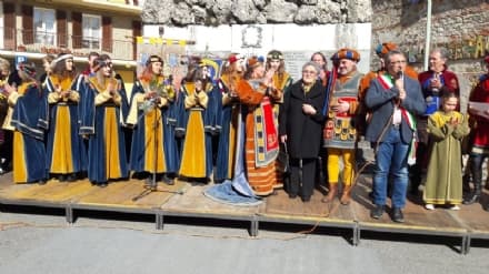 CASTELLAMONTE - Salta il Carnevale storico: resterà solo la sfilata dei carri. Supremo ordine furente: «Vittima la storia del Carnevale»