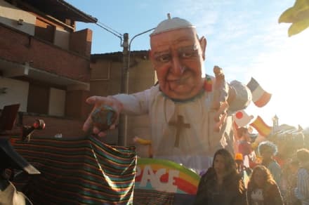 Il carro «Made in Canavese» di Papa Bergoglio sarà benedetto dal Papa (quello vero!)