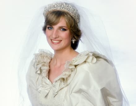 GLAMOUR – Il «wedding dress» di Lady Diana esposto al pubblico