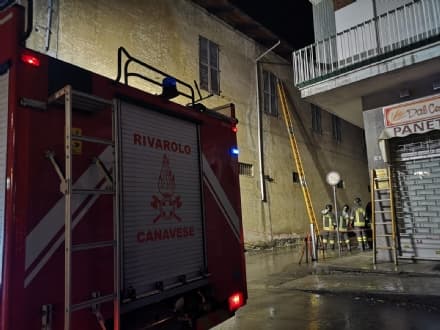 CUORGNÈ-RIVAROLO - Paura per balconi e tegole pericolanti