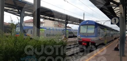 RIVAROLO CANAVESE - Treno si blocca durante il temporale, pendolari senza informazioni