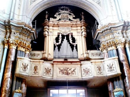 FAVRIA - Torna a suonare l'organo della chiesa restaurato dall'Unitre