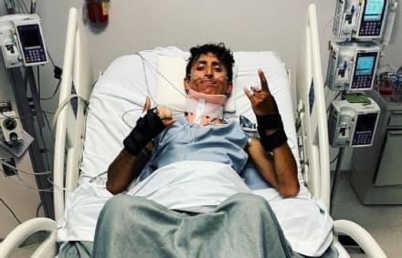 CICLISMO - Egan Bernal operato alla colonna vertebrale. Lui dalla clinica lancia un messaggio di speranza: «Sto tornando»