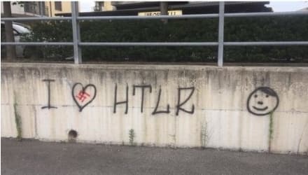 IVREA - Cancellate dal Comune le scritte neonaziste in via Dora Baltea