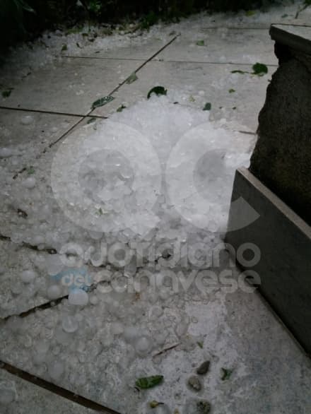 MALTEMPO - Un violento temporale si è abbattuto nella zona tra Agliè, Bairo e Castellamonte