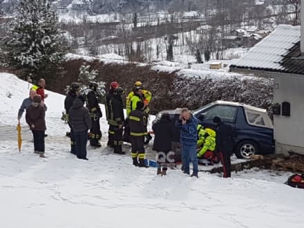 LOCANA - Investito dalla propria auto: grave ex cantoniere trasportato all'ospedale in elicottero - FOTO e VIDEO
