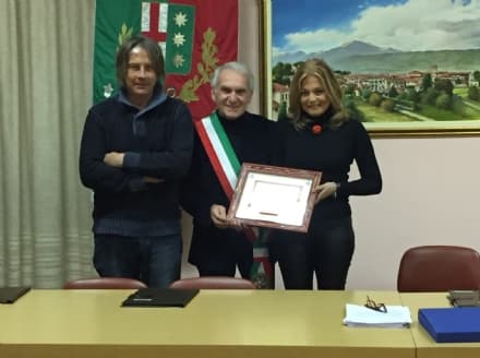 BOLLENGO - La Yougo della famiglia Ugo dona due defibrillatori