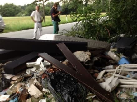 CASELLE - Discarica abusiva: intervengono i carabinieri - FOTO