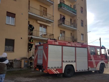 FAVRIA - Alloggio pieno di gas: intervento dei vigili del fuoco