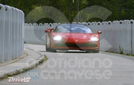 CERESOLE REALE - Con la Ferrari Sf90 Stradale fino al Colle del Nivolet - FOTO