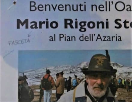VALPRATO SOANA - Una svastica e la scritta «fascista» rovinano la targa per Mario Rigoni Stern all'Azaria