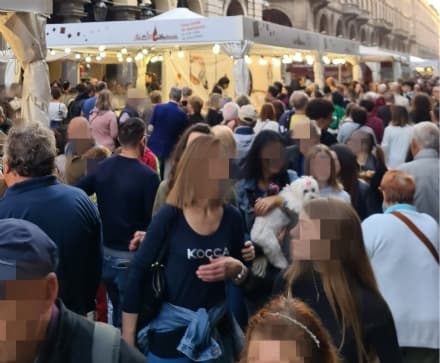 Tu saresti passato in mezzo a questa folla?