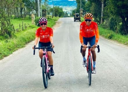 CICLISMO - Egan Bernal torna in sella alla sua bici a due mesi dal terribile incidente