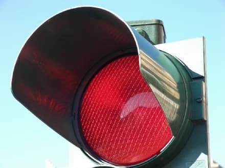 STATALE 26 - Attive le telecamere sui semafori di Borgofranco: già cento multe in pochi giorni