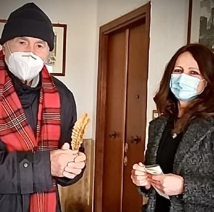 CINTANO - Il sindaco ha consegnato l'attestato della cittadinanza onoraria a Samuel Modiano