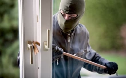 RIVAROLO - Rapina in villa, due persone sequestrate